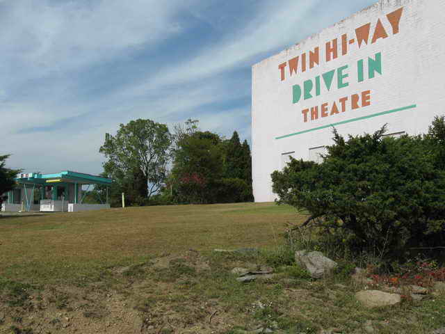 Twin Hi-Way Drive-In - 2013 Photo